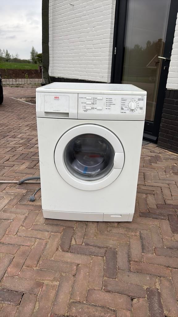 Gratis wasmachine AEG, Witgoed en Apparatuur, Wasmachines, Ophalen, Zo goed als nieuw, 1200 tot 1600 toeren