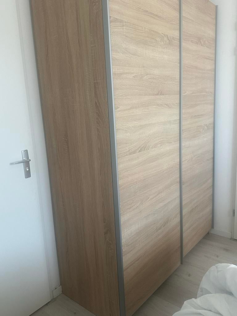 Kledingkast met schuifdeuren tv kast, Huis en Inrichting, Kasten | Kledingkasten, Met plank(en), Gebruikt, 200 cm of meer, 150 tot 200 cm