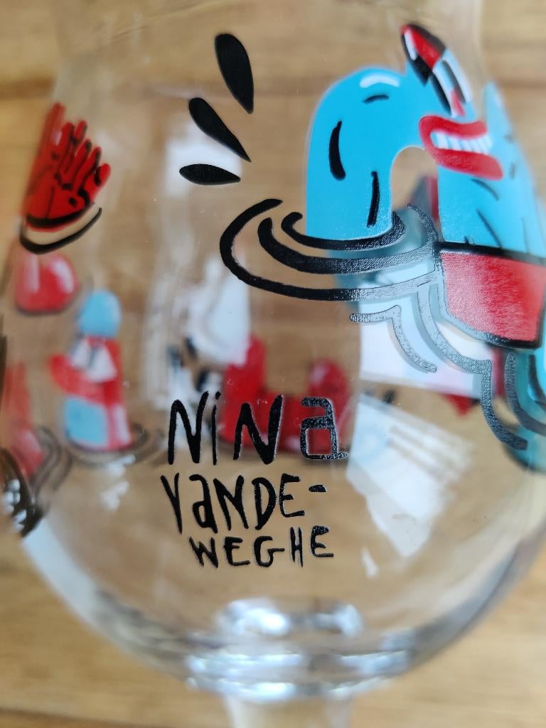 Duvel bierglas Nina vandeWeghe, Ophalen of Verzenden, Gebruikt, Bierglas