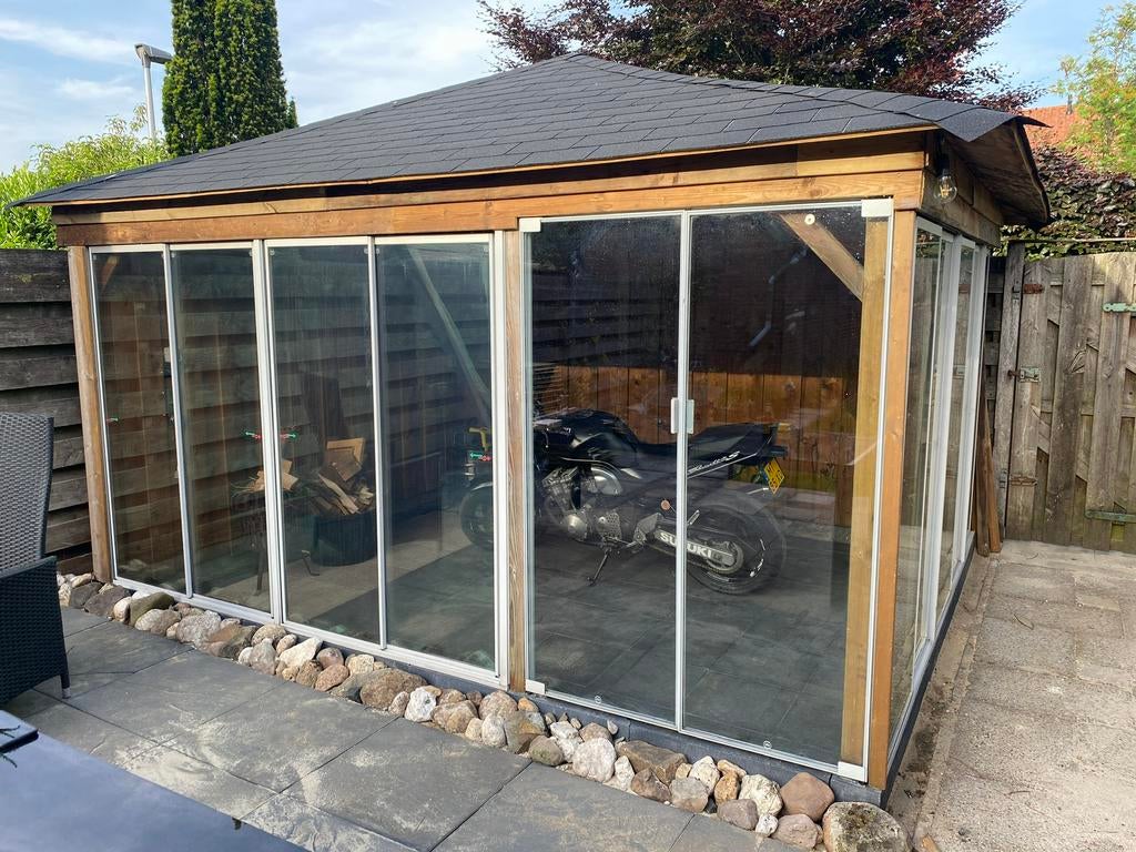 Tuinhuis met glazen schuifdeuren, Ophalen, Zo goed als nieuw, 250 tot 500 cm