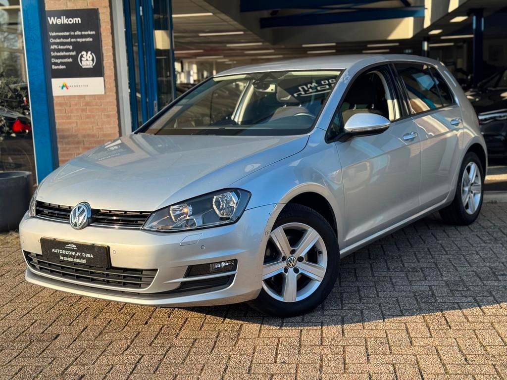 Volkswagen Golf 1.2 TSI Highline 2014 NAVI AIRCO LM NAP, Voorwielaandrijving, Euro 5, Stof, Gebruikt