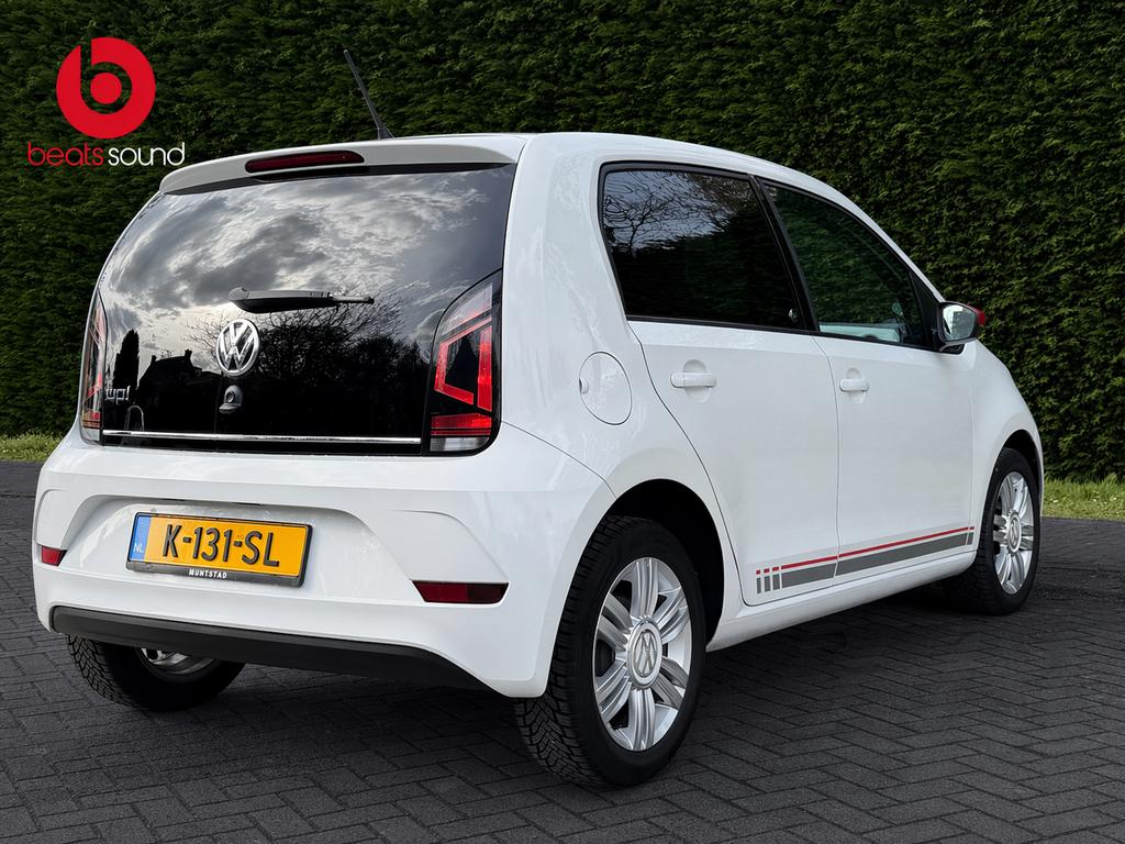 Volkswagen Up! 1.0 75PK BEATS AUDIO/ ZWART HEMEL/ WEINIG KM, Voorwielaandrijving, Up!, 4 stoelen, Wit
