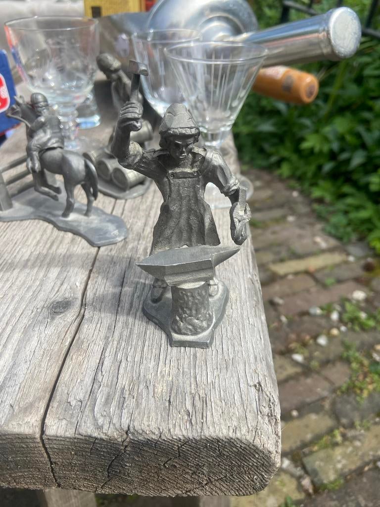 Tinnen beeldje: Smid aan het werk, Antiek en Kunst, Antiek | Tin, Ophalen of Verzenden