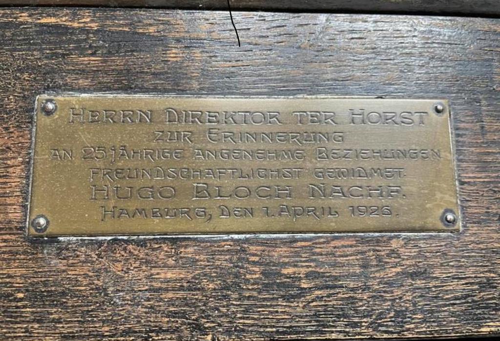 Antiek bronzen reliëf 'Handel' met inscriptie, 1926, Ophalen