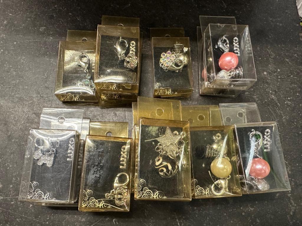 Halsbandhangers voor de hond - bling 17 stuks assorti, Luxo, Nieuw, Ophalen of Verzenden, Nvt