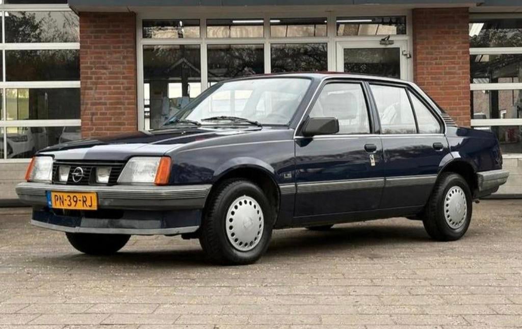 Opel Ascona 1.6 S oldtimer belastingvrij, Blauw, 975 kg, Particulier, 1483 kg