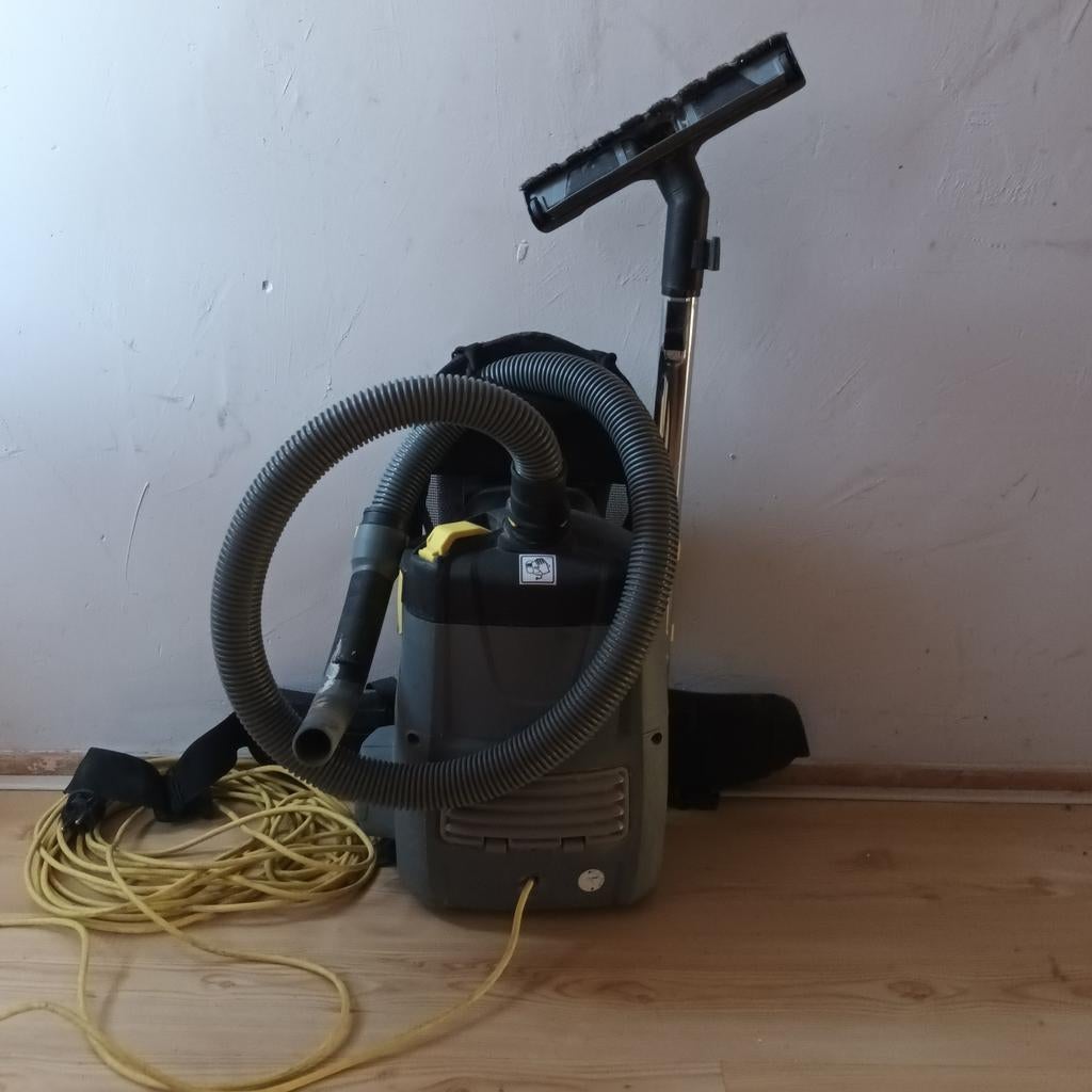 Kärcher rugstofzuiger - Professionele reiniging, Gebruikt, Stofzuiger, Minder dan 1200 watt, Ophalen