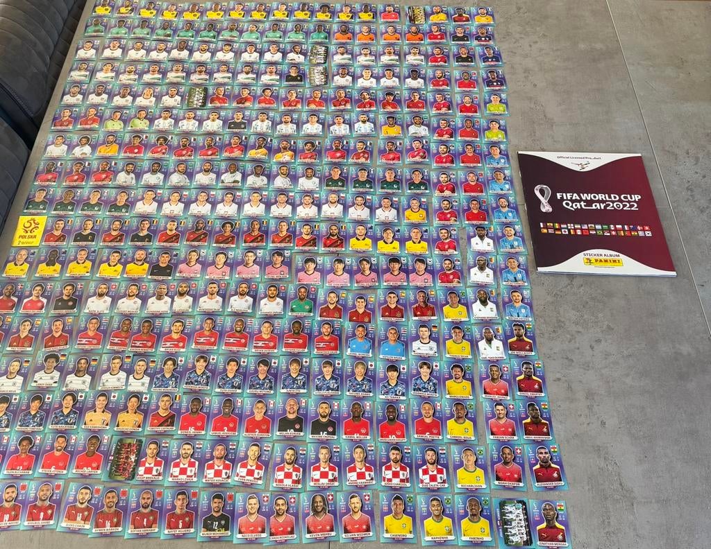 Panini WK 2022 Stickers en leeg Album, Ophalen of Verzenden, Zo goed als nieuw, Meerdere stickers
