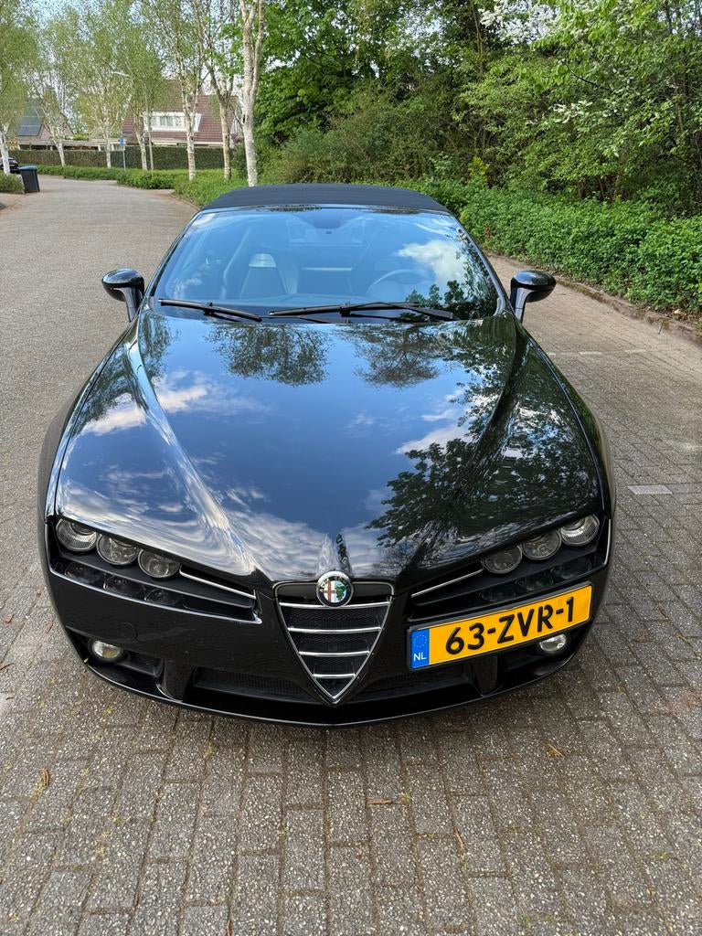 Alfa Romeo Spider 1.750 Turbo 147KW 2010 Zwart, Auto's, Alfa Romeo, 4 cilinders, Cabriolet, Zwart, Handgeschakeld
