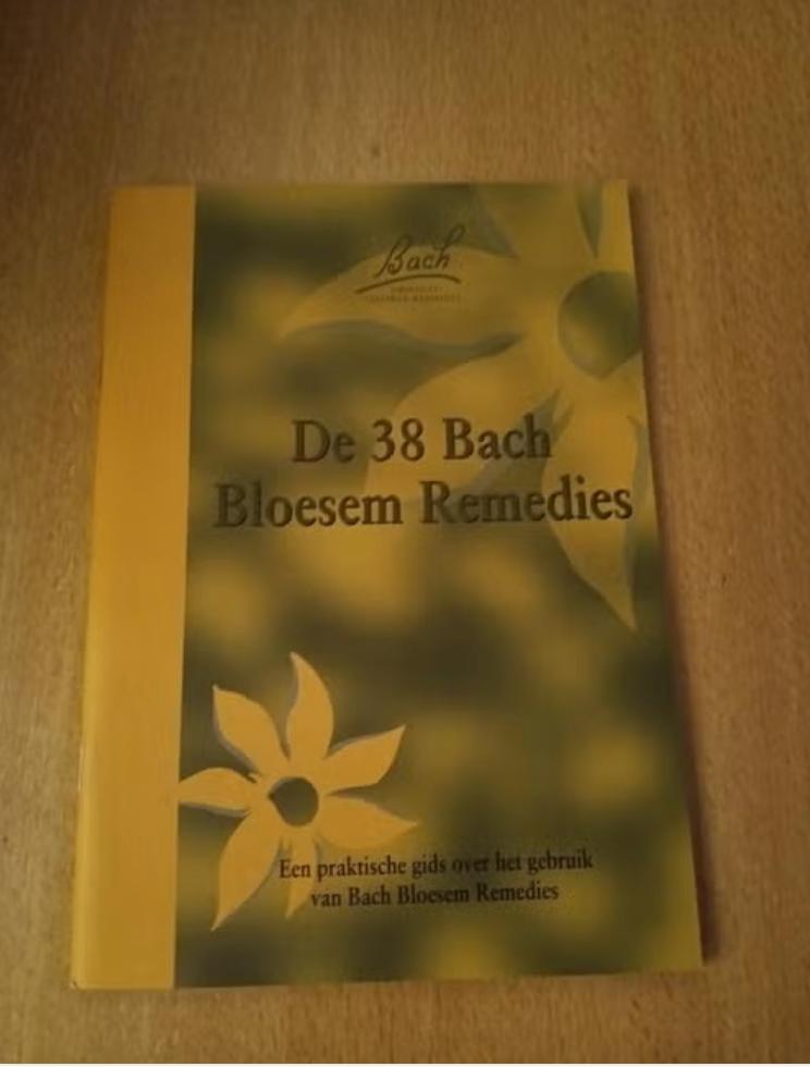 38 Bach Bloesem Remedies - dr Bach, Ophalen of Verzenden, Zo goed als nieuw