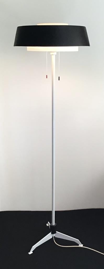 Gerestaureerde vloerlamp van N.J. Hiemstra, Ophalen, Zo goed als nieuw, Metaal, 150 tot 200 cm