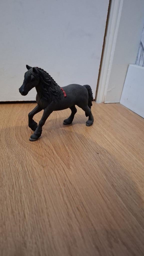 Schleich 13749 Friese merrie, Ophalen, Zo goed als nieuw, Paard, Beeldje of Figuurtje