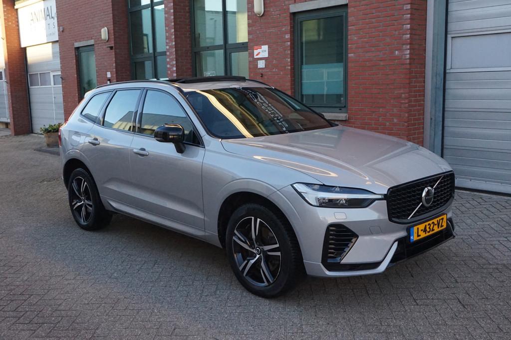Volvo XC60 2.0 T6 Plug-in hybrid AWD R-Design Pano, HUD, H&K, Automaat, Verwarming stoelen achter, Gebruikt, 1969 cc