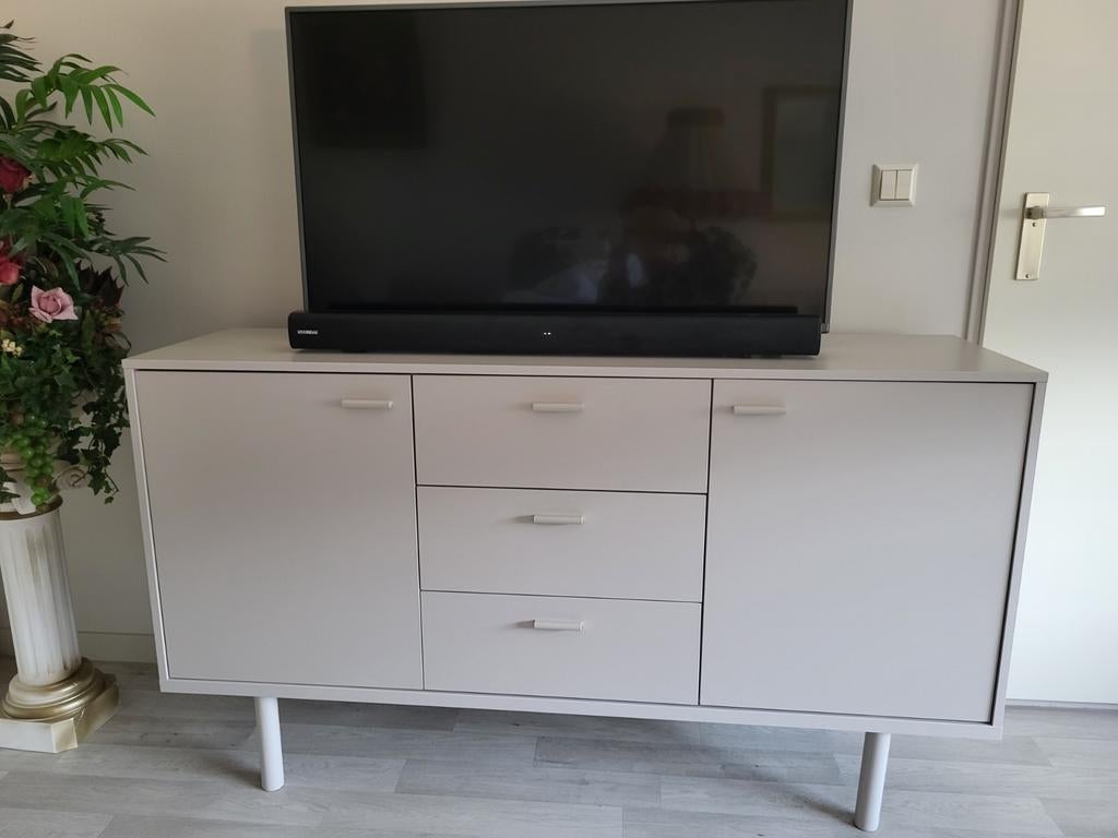 Nieuw!!! dressoir in de kleur beige/taupe, Huis en Inrichting, Kasten | Dressoirs, Ophalen, Nieuw, 25 tot 50 cm