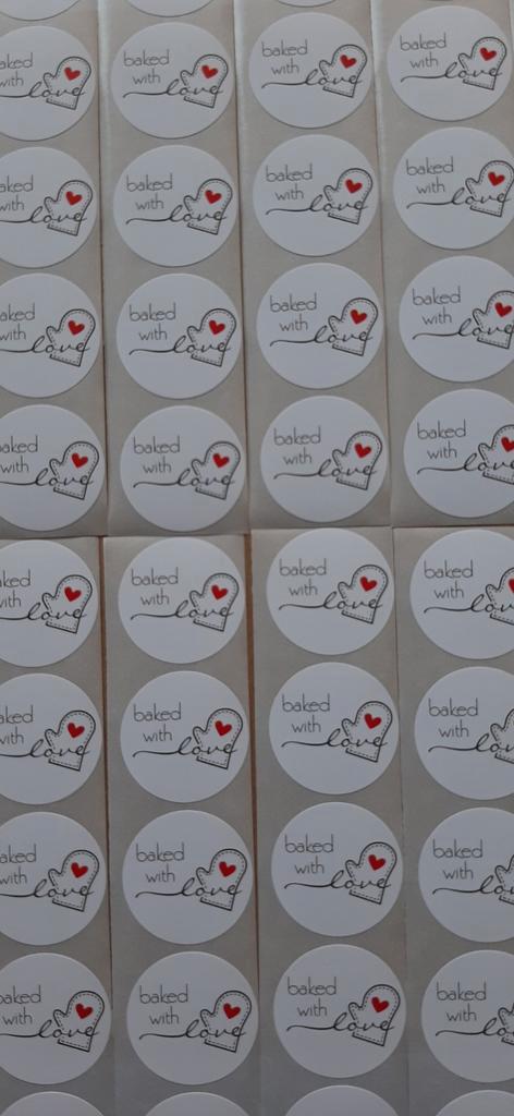 Nr.  2 :   90 stuks witte baked with love stickers., Hobby en Vrije tijd, Stickers en Plaatjes, Nieuw, Meerdere stickers, Verzenden