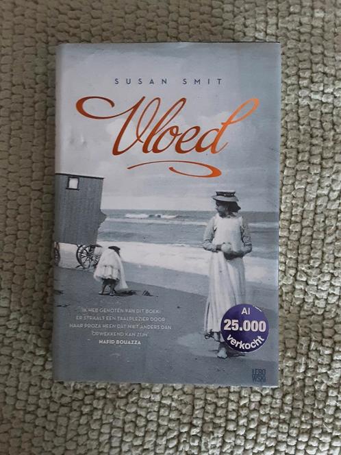 Susan Smit-----Vloed, Boeken, Literatuur, Zo goed als nieuw, Nederland, Ophalen of Verzenden