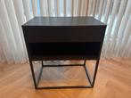 IKEA Vikhammer Nachtkastje Zwart - Nieuwstaat!, Huis en Inrichting, Slaapkamer | Nachtkastjes, Ophalen, Overige materialen, Nieuw