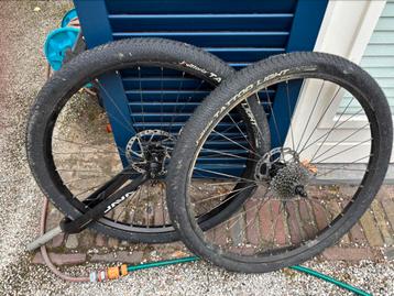 Strandwielen set tubeless incl vaste carbon voorvork beschikbaar voor biedingen