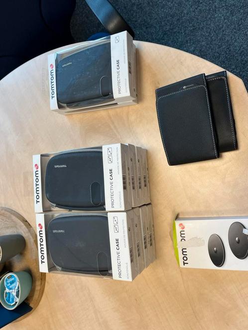 14 x TomTom Tasje 5" en 6"  + 2 dasboard plakschijven, Auto diversen, Autonavigatie, Nieuw, Ophalen of Verzenden