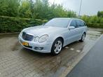 Mercedes-Benz Mercedes E280 benzine youngtimer E 280 V6, Auto's, Automaat, Achterwielaandrijving, Zwart, Leder en Stof
