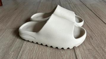 Yeezy Slide Bone Slippers  - Nieuw, Maat 38 beschikbaar voor biedingen