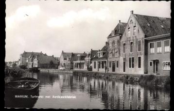 Makkum (Frl.), Turfmarkt met Aardewerkfabriek, 1963 beschikbaar voor biedingen