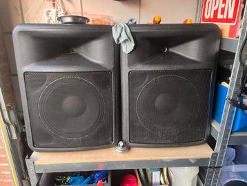2x Peavey Impulse 1012 4 ohm 2800 W/st beschikbaar voor biedingen