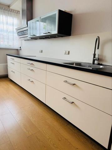 Complete Keuken (gebruikt) beschikbaar voor biedingen