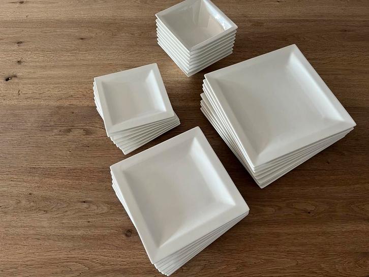31-delig servies set, Huis en Inrichting, Keuken | Servies, Gebruikt, Compleet servies, Effen, Porselein, Ophalen