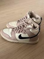 Nike Dunk High - Maat 37,5, Kleding | Dames, Schoenen, Ophalen of Verzenden, Gedragen, Wit, Sneakers of Gympen