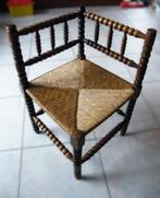 Oud hoekstoeltje met rieten zitting, Antiek en Kunst, Antiek | Meubels | Stoelen en Banken, Verzenden