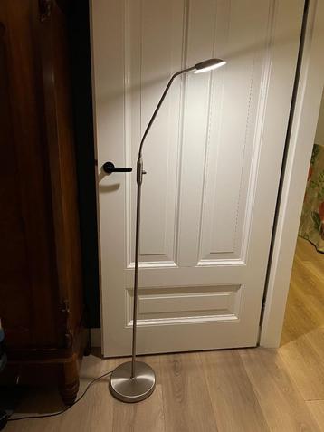 Vloerlamp / leeslamp met dimmer beschikbaar voor biedingen