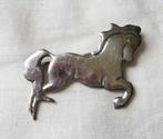 Vintage broche dravend paard, sterling zilver (5670-1163), Sieraden, Tassen en Uiterlijk, Broches, Ophalen of Verzenden, Zo goed als nieuw