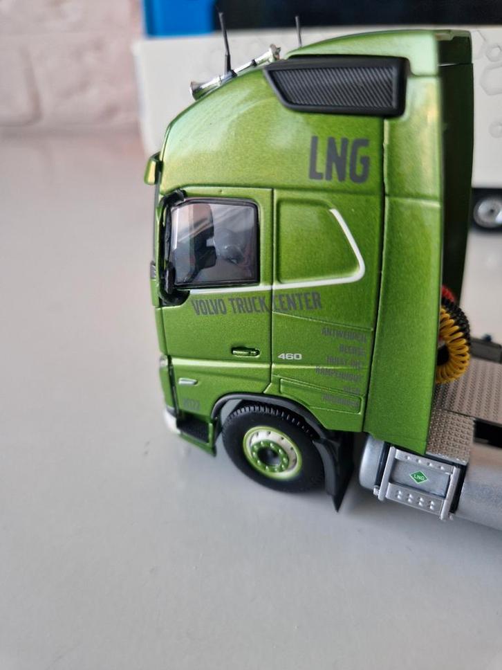 Tekno Volvo Truck Center, Hobby en Vrije tijd, Modelauto's | 1:50, Zo goed als nieuw, Bus of Vrachtwagen, Tekno, Ophalen of Verzenden