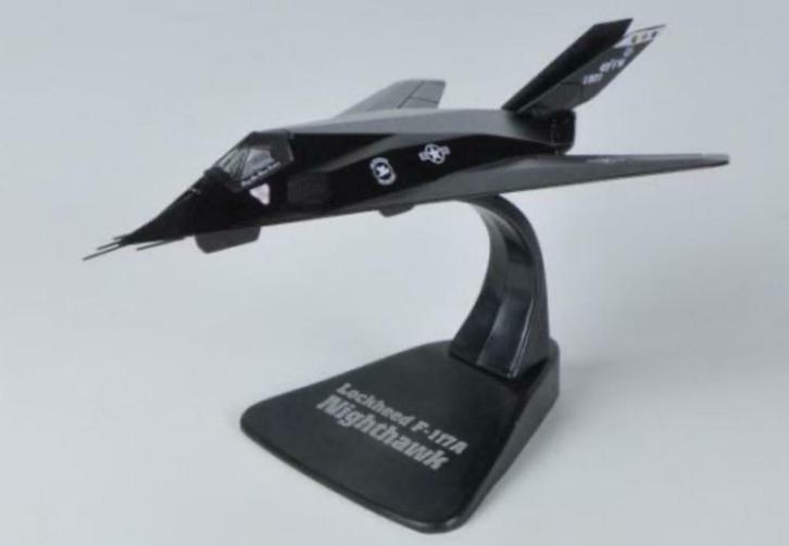 Lockheed F-117A Nighthawk 1/144, Verzamelen, Luchtvaart en Vliegtuigspotten, Nieuw, Schaalmodel, Ophalen of Verzenden