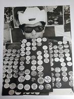 Fotogravure jaren 60/70 Buttons verkoper, Ophalen of Verzenden