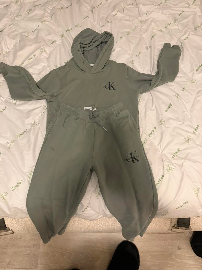 Jongens/meisjes calvin klein set, Kinderen en Baby's, Kinderkleding | Maat 128, Ophalen of Verzenden, Zo goed als nieuw, Meisje