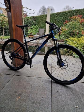 mountainbike beschikbaar voor biedingen