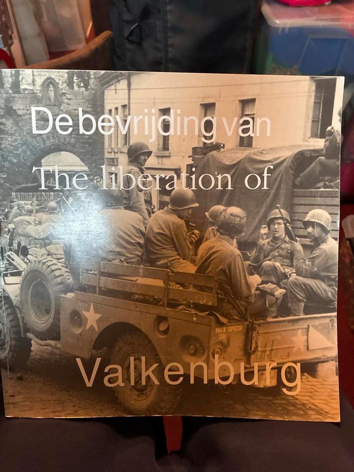 De Bevrijding van Valkenburg - WOII Boek, Boeken, Oorlog en Militair, Gelezen, Ophalen