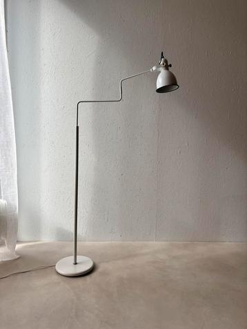 Vintage Hoogervorst vloerlamp Anvia Elbow minimalistisch beschikbaar voor biedingen