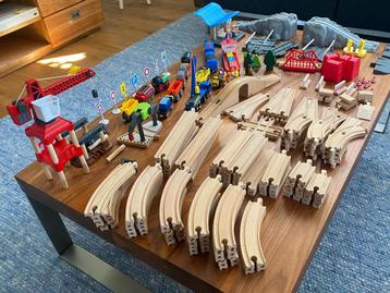 Houten trein beschikbaar voor biedingen