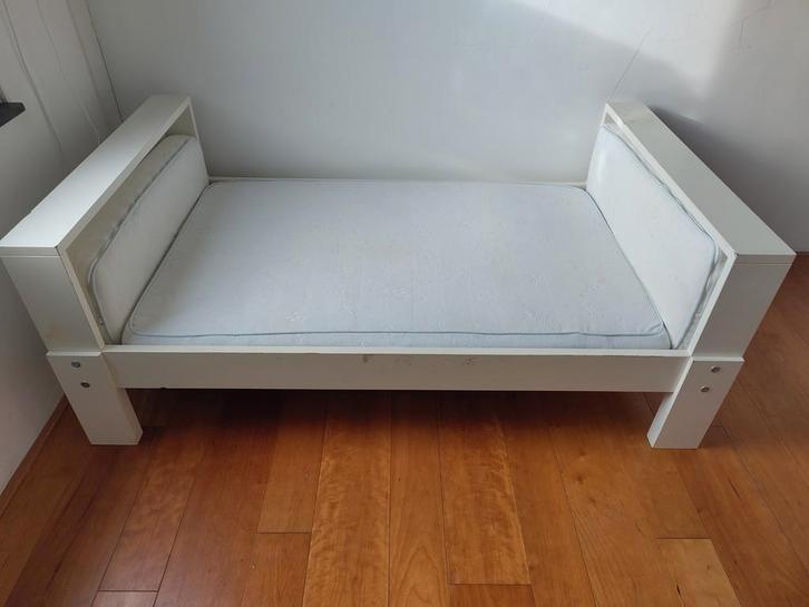 Hout Verlengbaar peuterbed IKEA incl. Matras, Kinderen en Baby's, Kinderkamer | Bedden, Gebruikt, 180 cm of meer, 85 tot 100 cm