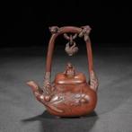 Yixing paarse klei theepot met een draaghendel, Antiek en Kunst, Antiek | Keramiek en Aardewerk, Verzenden