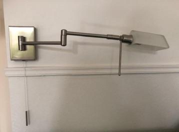 Mooie wandlamp leeslamp melkglas + rvs verstelbaar + lamp beschikbaar voor biedingen