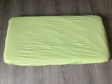 Kinderbed licht groen matraslaken met elastiek afm 120x60 cm beschikbaar voor biedingen