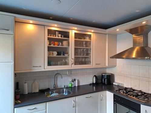Complete keuken with in goede staat  vaatwasser 1 jaar oud, Huis en Inrichting, Keuken | Complete keukens, Gebruikt, Ophalen