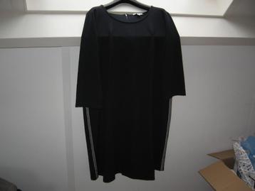 Nw leuk jurkje Basic By Yesto maat 48 €15.00 D.blauw tricot. beschikbaar voor biedingen