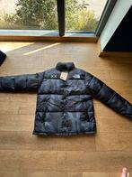 The north face x kaws jas maat s, Kleding | Heren, Ophalen of Verzenden, Zo goed als nieuw, Zwart