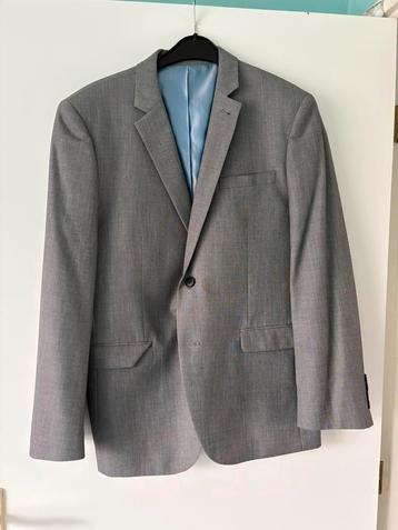 Compleet herenpak/kostuum (colbert, blouse, broek, stropdas) beschikbaar voor biedingen