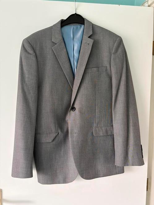 Compleet herenpak/kostuum (colbert, blouse, broek, stropdas), Kleding | Heren, Kostuums en Colberts, Zo goed als nieuw, Grijs